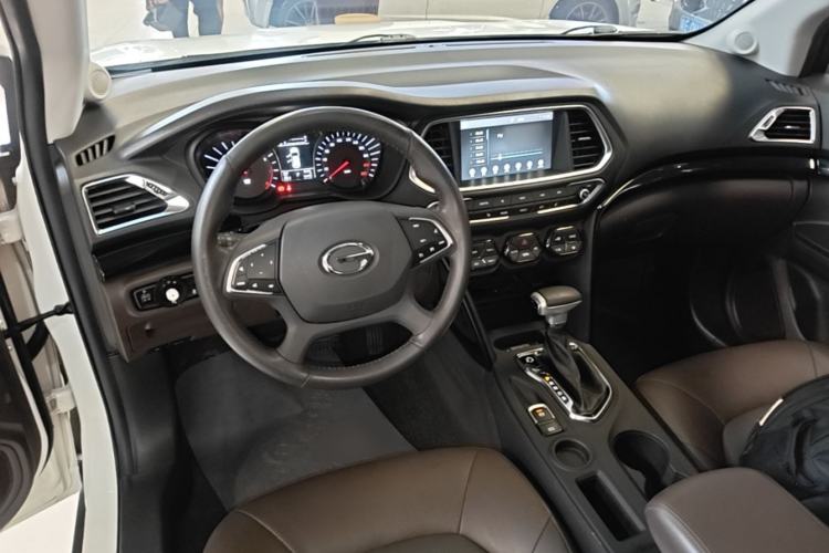 Used GAC Trumpchi GS4 2017 235T Automatic Two-Wheel Drive Luxury Smart Connectivity Version Center Console