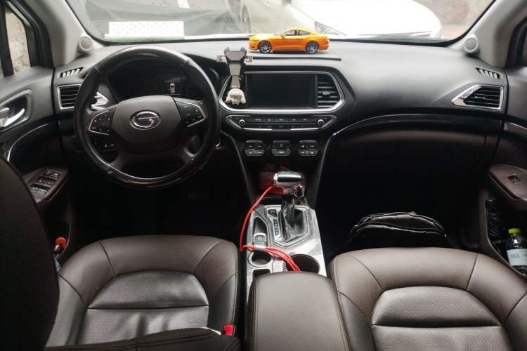 Used GAC Trumpchi GS4 2017 235T Automatic Two-Wheel Drive Luxury Smart Connectivity Version Center Console
