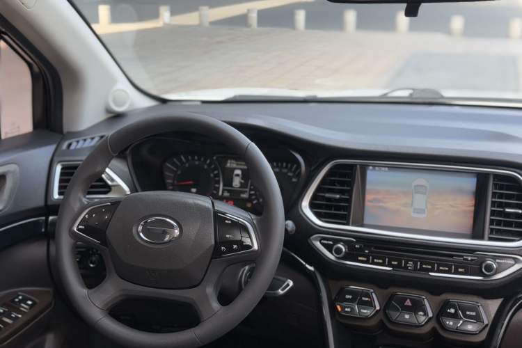Used GAC Trumpchi GS4 2017 200T Manual Two-Wheel Drive Elite Edition Center Console