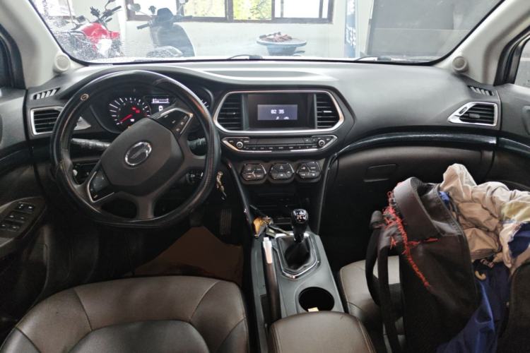 Used GAC Trumpchi GS4 2017 200T Manual Two-Wheel Drive Elite Edition Center Console