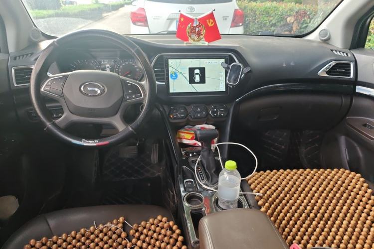 Used GAC Trumpchi GS4 2017 235T G-DCT Two-Wheel Drive Elite Edition Center Console