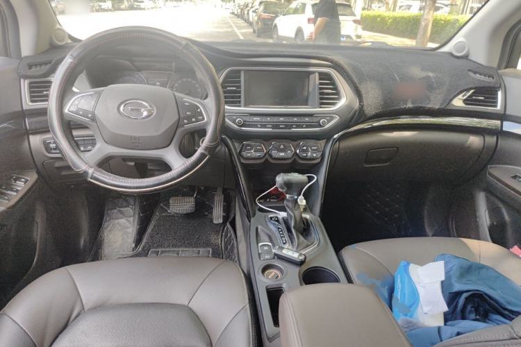 Used GAC Trumpchi GS4 2017 235T Automatic Two-Wheel Drive Luxury Smart Connectivity Version Center Console