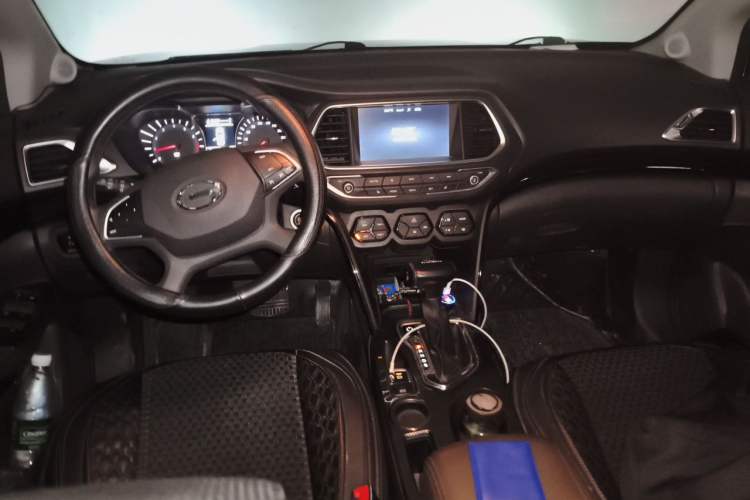 Used GAC Trumpchi GS4 2017 235T Automatic Two-Wheel Drive Elite Edition Center Console