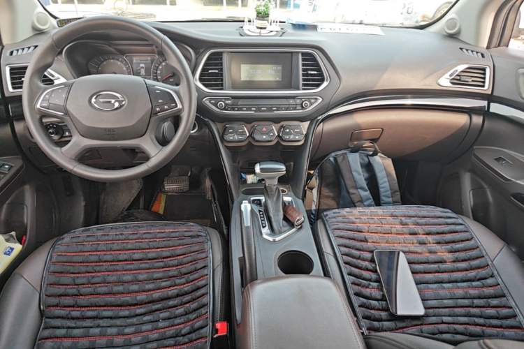 Used GAC Trumpchi GS4 2017 200T G-DCT Two-Wheel Drive Elite Edition Center Console