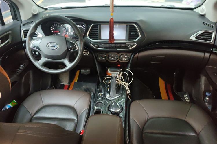 Used GAC Trumpchi GS4 2017 235T Automatic Two-Wheel Drive Luxury Smart Connectivity Version Center Console