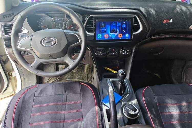 Used GAC Trumpchi GS4 2017 235T Manual Two-Wheel Drive Comfort Edition Center Console