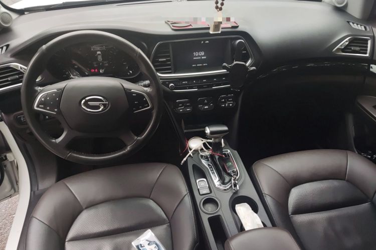 Used GAC Trumpchi GS4 2017 235T Automatic Two-Wheel Drive Luxury Smart Connectivity Version Center Console
