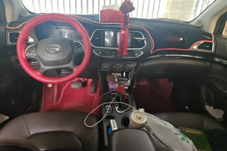Used GAC Trumpchi GS4 2017 235T Automatic Two-Wheel Drive Luxury Smart Connectivity Version Center Console