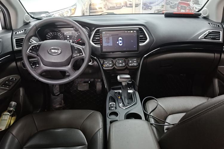 Used GAC Trumpchi GS4 2017 235T G-DCT Two-Wheel Drive Elite Edition Center Console