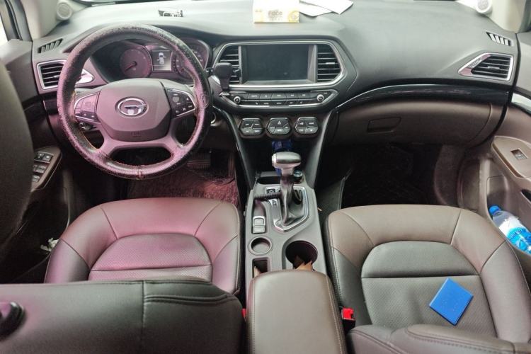 Used GAC Trumpchi GS4 2017 235T Automatic Two-Wheel Drive Luxury Smart Connectivity Version Center Console