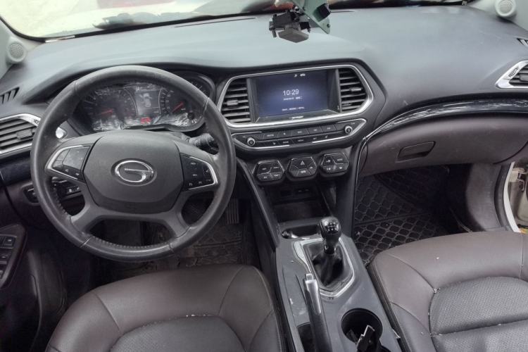 Used GAC Trumpchi GS4 2017 235T Manual Two-Wheel Drive Luxury Edition Center Console