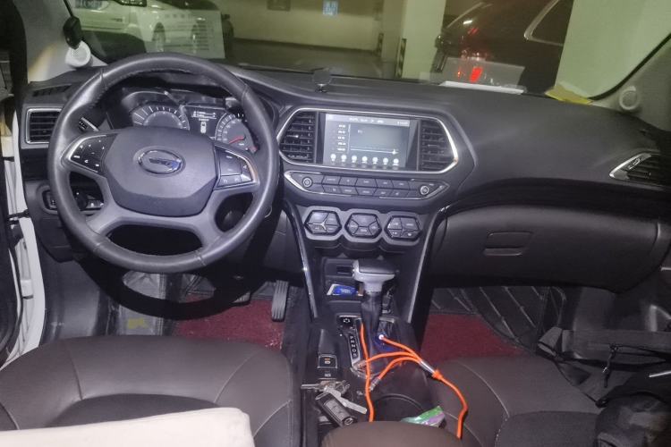 Used GAC Trumpchi GS4 2017 235T Automatic Two-Wheel Drive Luxury Smart Connectivity Version Center Console