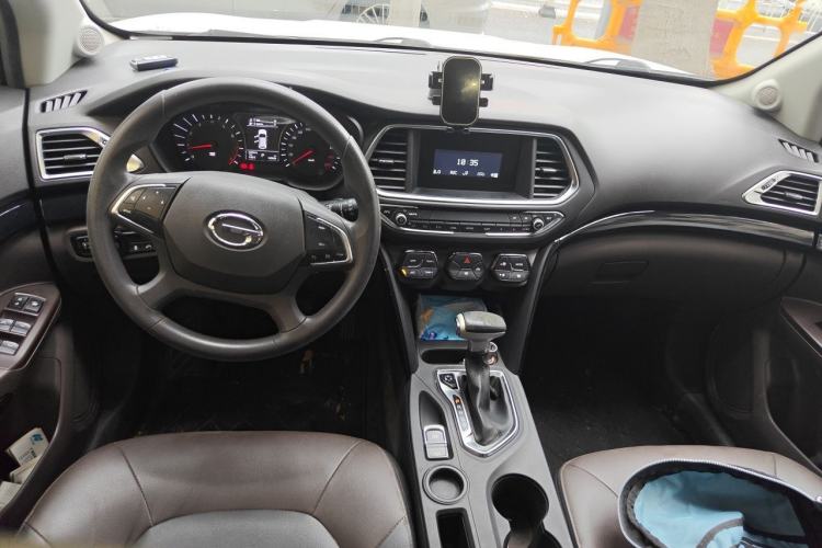 Used GAC Trumpchi GS4 2017 200T G-DCT Two-Wheel Drive Elite Edition Center Console