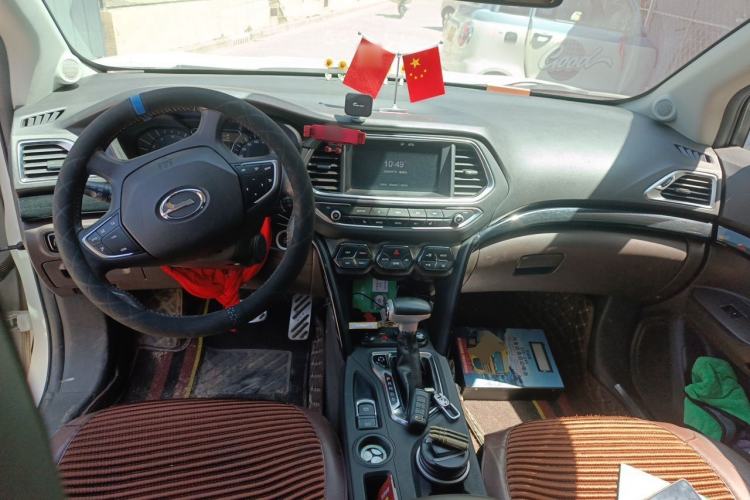 Used GAC Trumpchi GS4 2017 235T Automatic Two-Wheel Drive Luxury Smart Connectivity Version Center Console