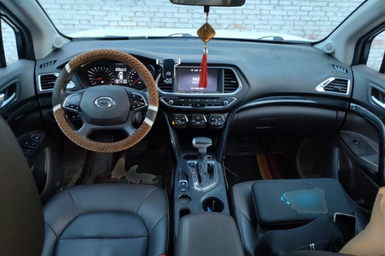 Used GAC Trumpchi GS4 2017 235T Automatic Two-Wheel Drive Luxury Smart Connectivity Version Center Console