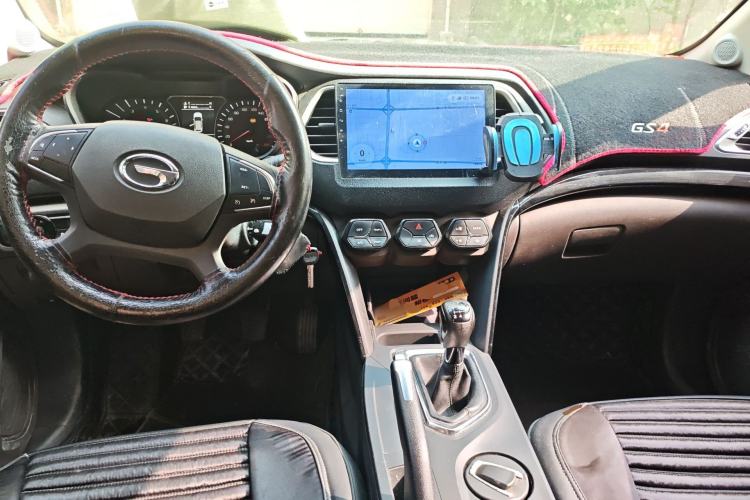 Used GAC Trumpchi GS4 2017 200T Manual Two-Wheel Drive Elite Edition Center Console
