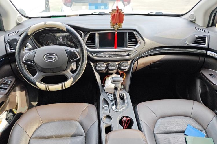 Used GAC Trumpchi GS4 2017 235T Automatic Two-Wheel Drive Luxury Smart Connectivity Version Center Console