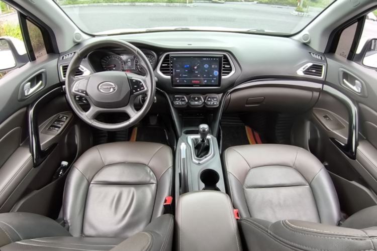 Used GAC Trumpchi GS4 2017 235T Manual Two-Wheel Drive Luxury Edition Center Console