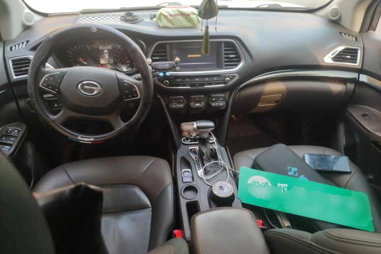 Used GAC Trumpchi GS4 2017 235T Automatic Two-Wheel Drive Luxury Smart Connectivity Version Center Console