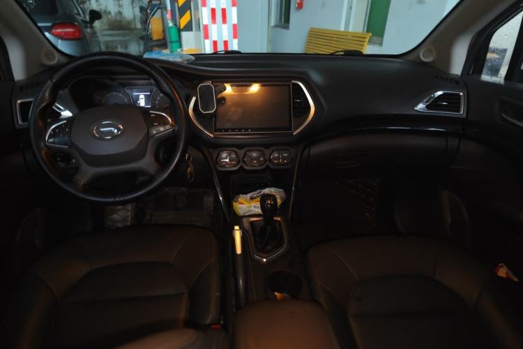 Used GAC Trumpchi GS4 2017 200T Manual Two-Wheel Drive Elite Edition Center Console