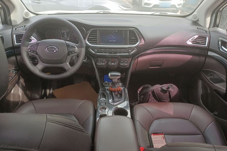 Used GAC Trumpchi GS4 2017 235T Automatic Two-Wheel Drive Luxury Smart Connectivity Version Center Console
