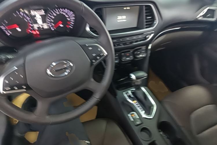Used GAC Trumpchi GS4 2017 235T Automatic Two-Wheel Drive Luxury Smart Connectivity Version Center Console