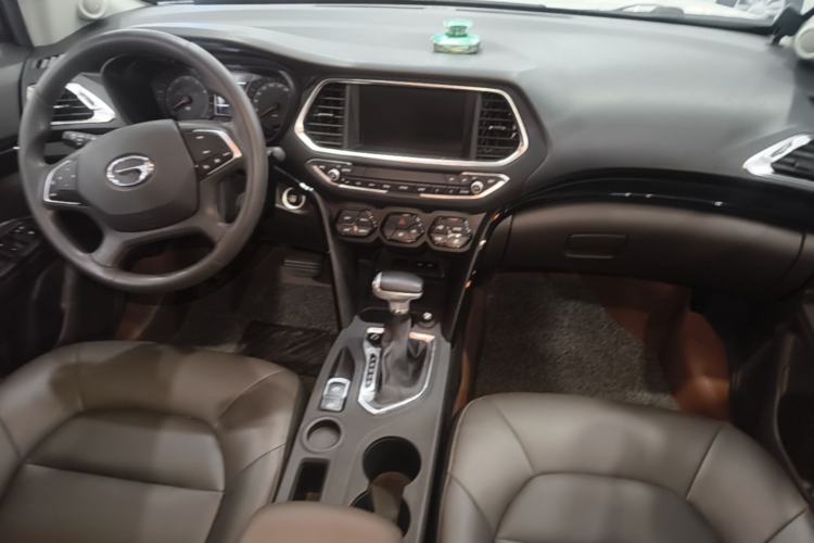 Used GAC Trumpchi GS4 2017 235T Automatic Two-Wheel Drive Elite Edition Center Console