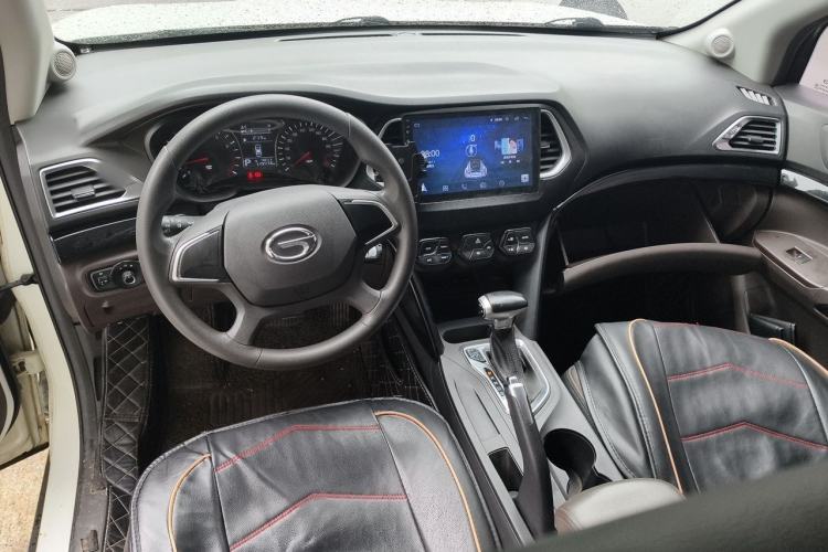 Used GAC Trumpchi GS4 2017 200T G-DCT Two-Wheel Drive Comfort Edition Center Console