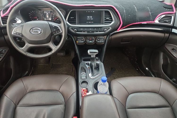 Used GAC Trumpchi GS4 2017 235T Automatic Two-Wheel Drive Luxury Smart Connectivity Version Center Console