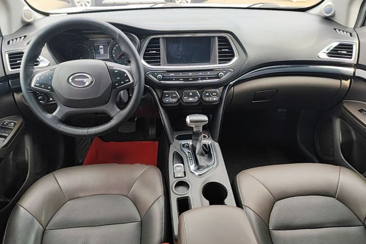 Used GAC Trumpchi GS4 2017 235T Automatic Two-Wheel Drive Luxury Smart Connectivity Version Center Console