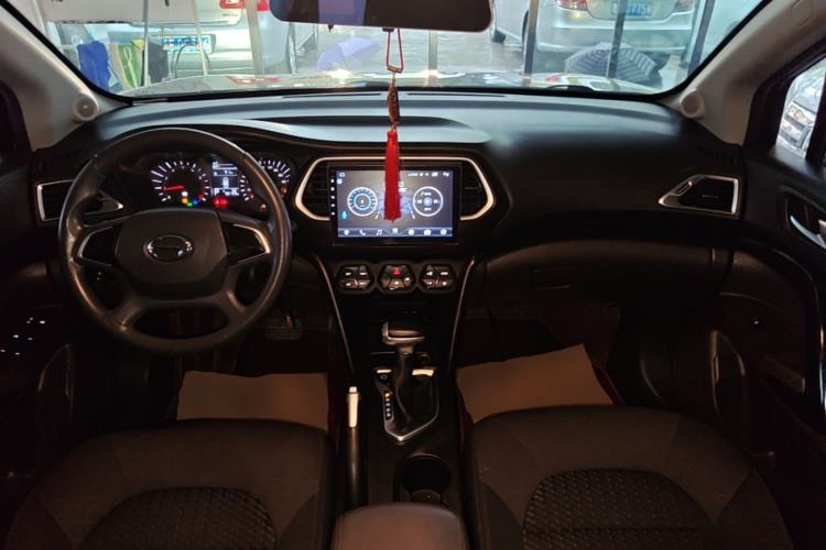 Used GAC Trumpchi GS4 2017 200T G-DCT Two-Wheel Drive Comfort Edition Center Console