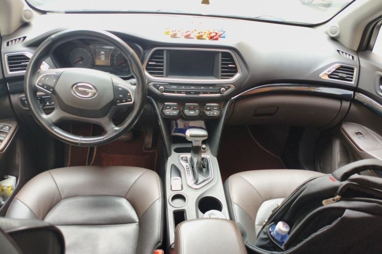 Used GAC Trumpchi GS4 2017 235T Automatic Two-Wheel Drive Luxury Smart Connectivity Version Center Console
