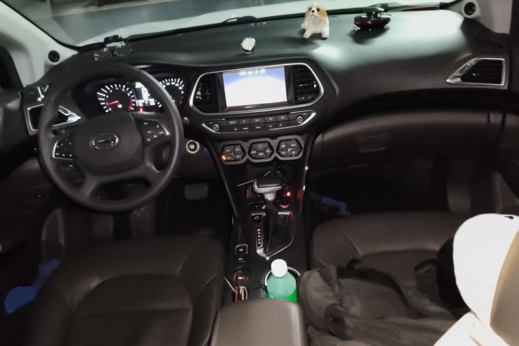 Used GAC Trumpchi GS4 2017 235T Automatic Two-Wheel Drive Luxury Smart Connectivity Version Center Console