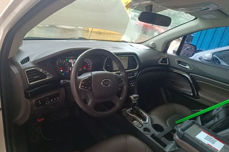 Used GAC Trumpchi GS4 2017 235T Automatic Two-Wheel Drive Luxury Smart Connectivity Version Center Console
