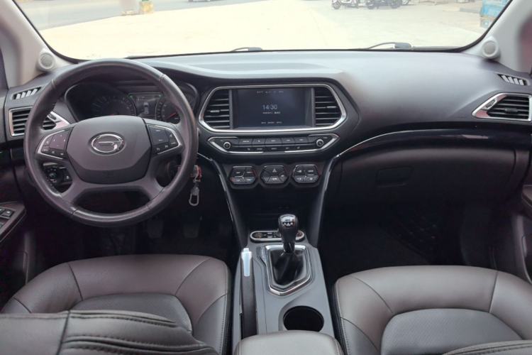 Used GAC Trumpchi GS4 2017 235T Manual Two-Wheel Drive Luxury Edition Center Console