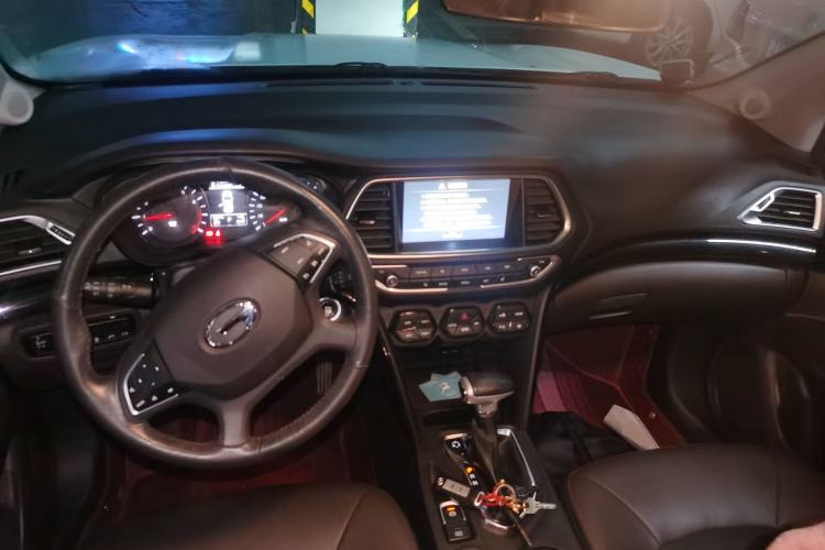 Used GAC Trumpchi GS4 2017 235T Automatic Two-Wheel Drive Luxury Smart Connectivity Version Center Console