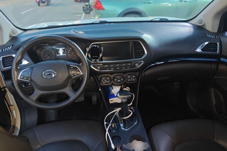 Used GAC Trumpchi GS4 2017 235T Automatic Two-Wheel Drive Luxury Smart Connectivity Version Center Console