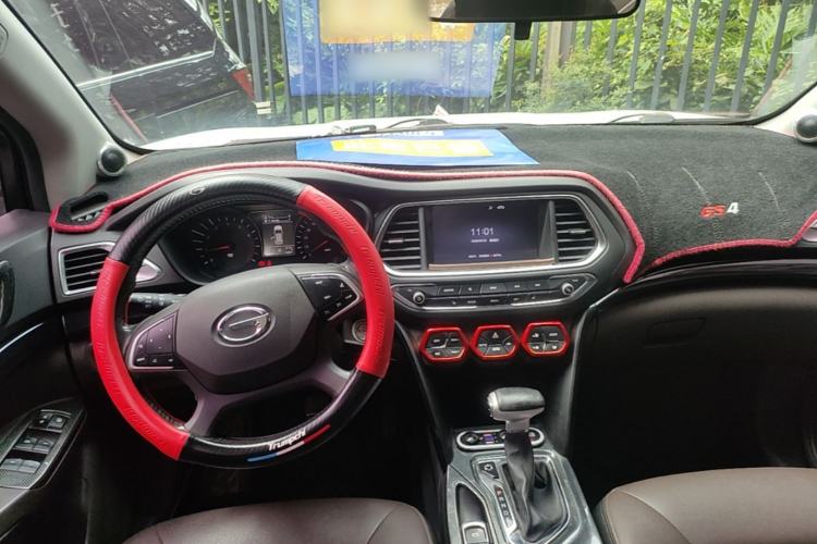 Used GAC Trumpchi GS4 2017 235T Automatic Two-Wheel Drive Luxury Smart Connectivity Version Center Console