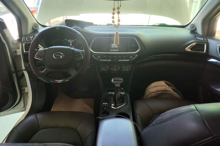 Used GAC Trumpchi GS4 2017 235T Automatic Two-Wheel Drive Luxury Smart Connectivity Version Center Console