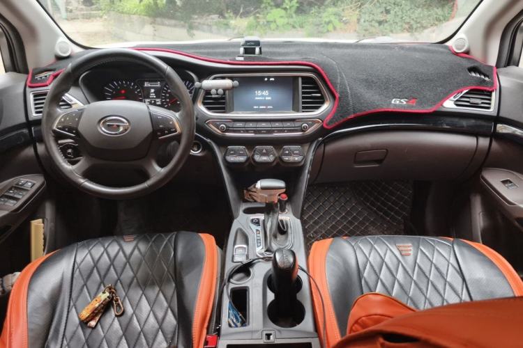 Used GAC Trumpchi GS4 2017 235T Automatic Two-Wheel Drive Luxury Smart Connectivity Version Center Console