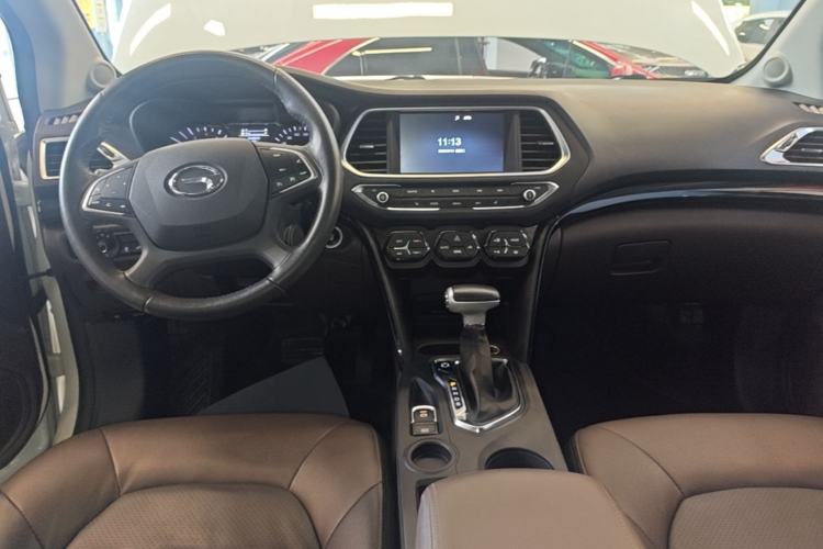 Used GAC Trumpchi GS4 2017 235T Automatic Two-Wheel Drive Luxury Smart Connectivity Version Center Console