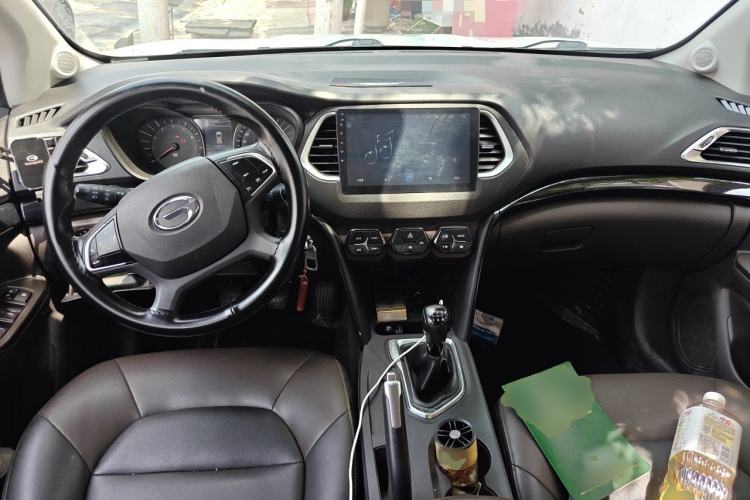 Used GAC Trumpchi GS4 2017 200T Manual Two-Wheel Drive Elite Edition Center Console