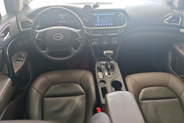 Used GAC Trumpchi GS4 2017 235T Automatic Two-Wheel Drive Luxury Smart Connectivity Version Center Console