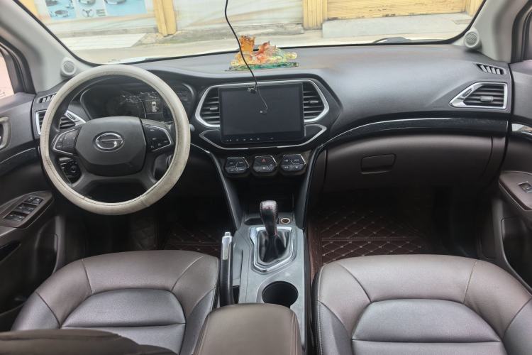 Used GAC Trumpchi GS4 2017 200T Manual Two-Wheel Drive Elite Edition Center Console