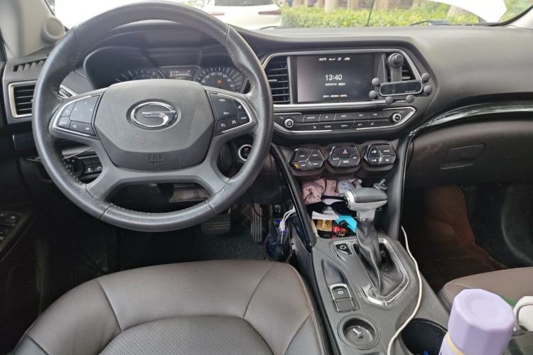 Used GAC Trumpchi GS4 2017 235T Automatic Two-Wheel Drive Luxury Smart Connectivity Version Center Console