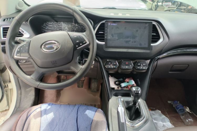 Used GAC Trumpchi GS4 2017 200T Manual Two-Wheel Drive Elite Edition Center Console
