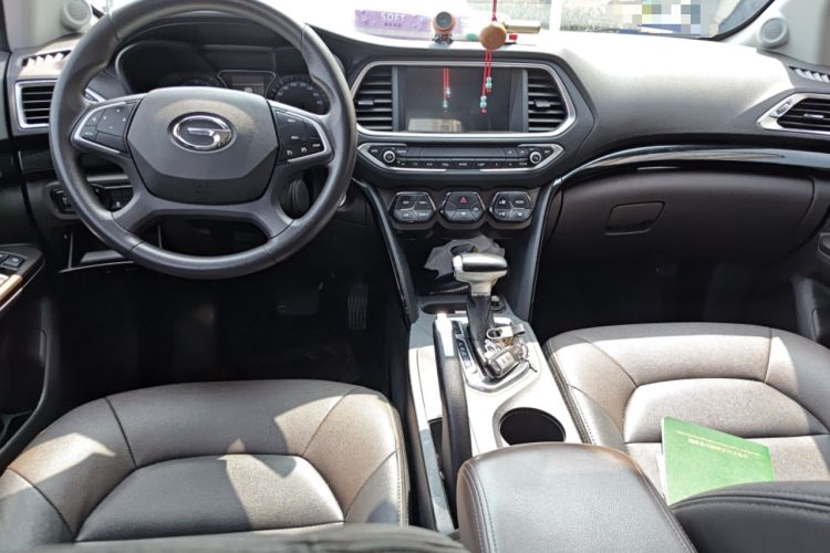 Used GAC Trumpchi GS4 2017 200T G-DCT Two-Wheel Drive Elite Edition Center Console