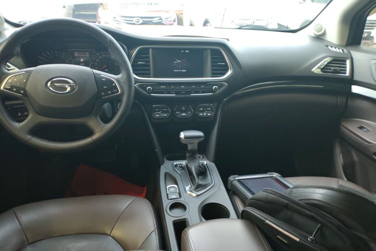 Used GAC Trumpchi GS4 2017 235T Automatic Two-Wheel Drive Luxury Smart Connectivity Version Center Console