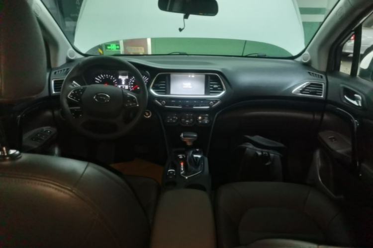 Used GAC Trumpchi GS4 2017 235T Automatic Two-Wheel Drive Luxury Smart Connectivity Version Center Console