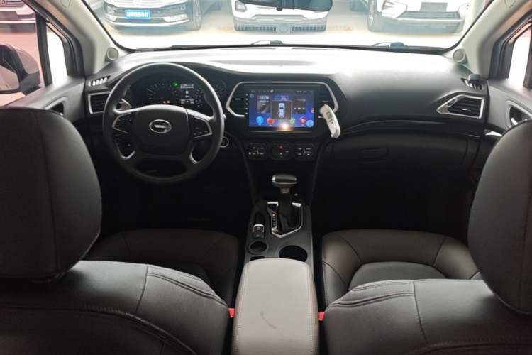 Used GAC Trumpchi GS4 2017 235T G-DCT Two-Wheel Drive Elite Edition Center Console